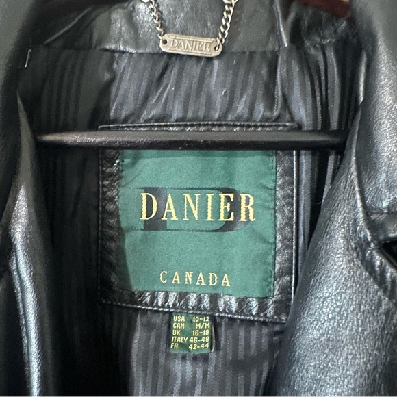 Danier Women's Sleek Black Button Leather Trench Waist Tie Coat Sz Medium - Picture 13 of 15